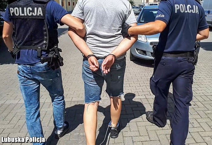 Aresztowano mieszkańca gminy Dobiegniew, który w domu trzymał 10 kg marihuany