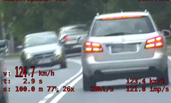 KPP Strzelce: Jechał 125 km/h w terenie zabudowanym - stracił prawo jazdy. [VIDEO]